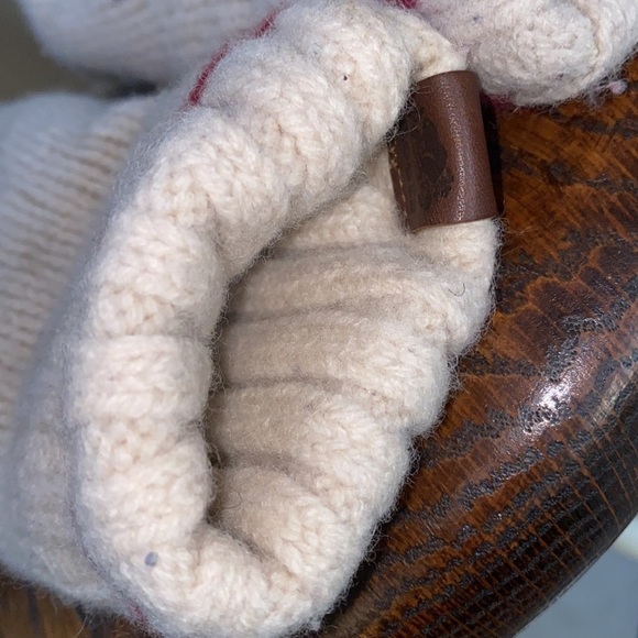 Roots  ivory red trim winter warm mittens - Picture 6 of 9